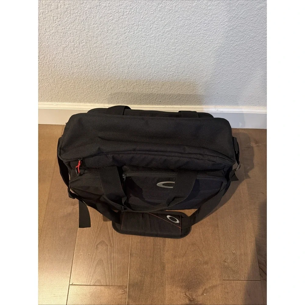 Oakley Breach Range Bag Duffel Pistol Shooting Ammunition Carry
